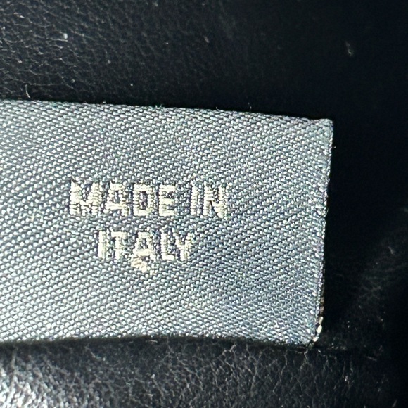 Bally Vintage Black and Brown Pebbled Leather Shoulder Bag Approx. 11 x 9.5 x 3 - Picture 13 of 17